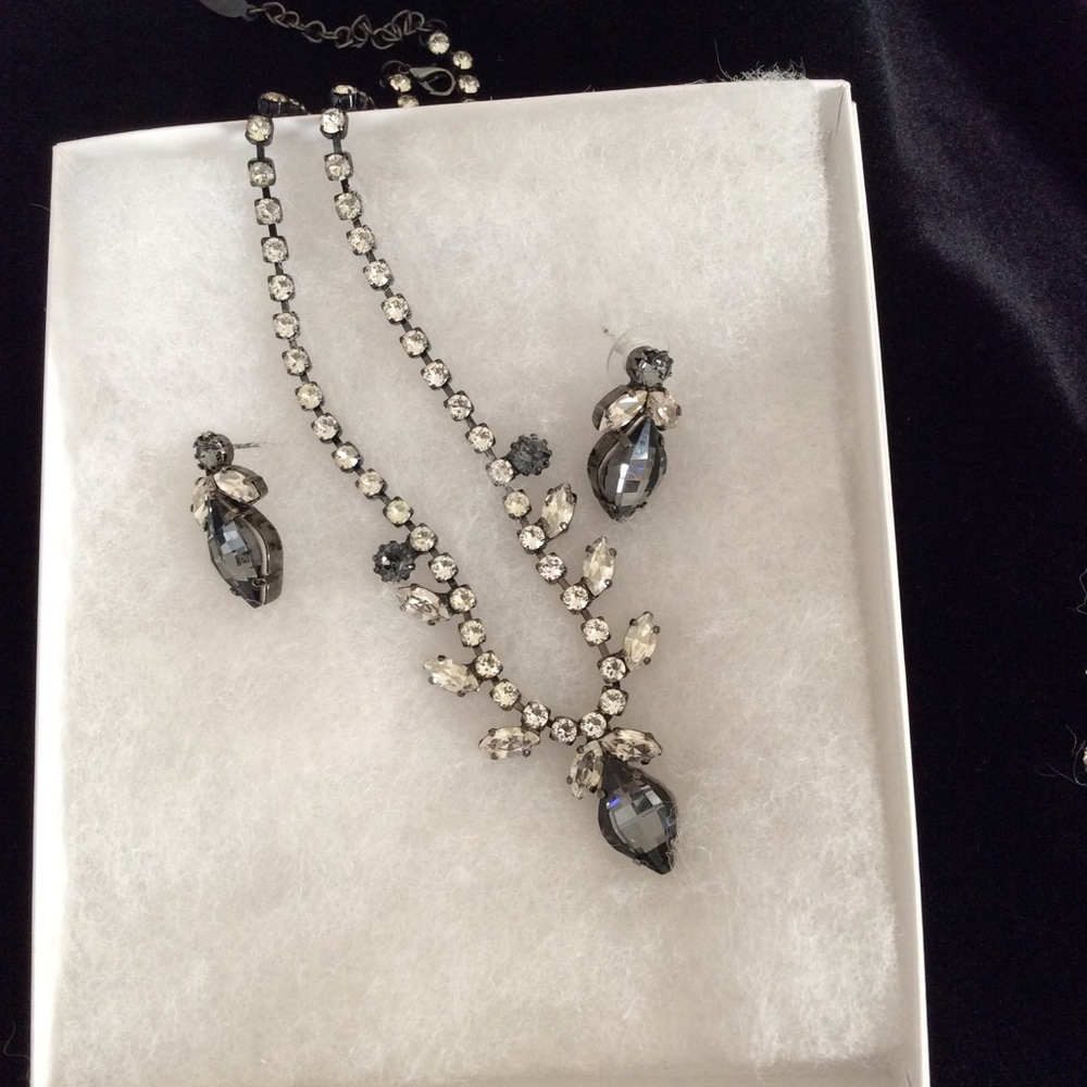 Gorgeous Rhinestone Necklace set. - Picture 4 of 4
